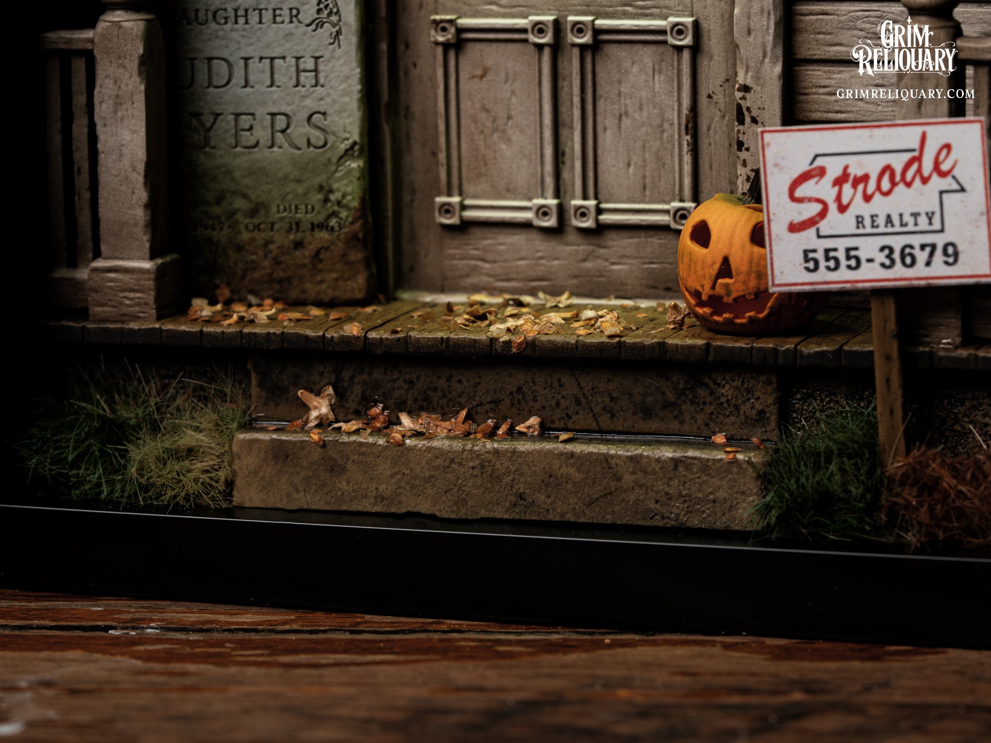 Michael Myers Door Framed Diorama