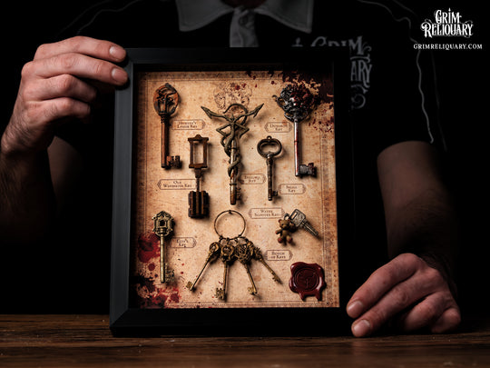 Los Iluminados Key Collection Display