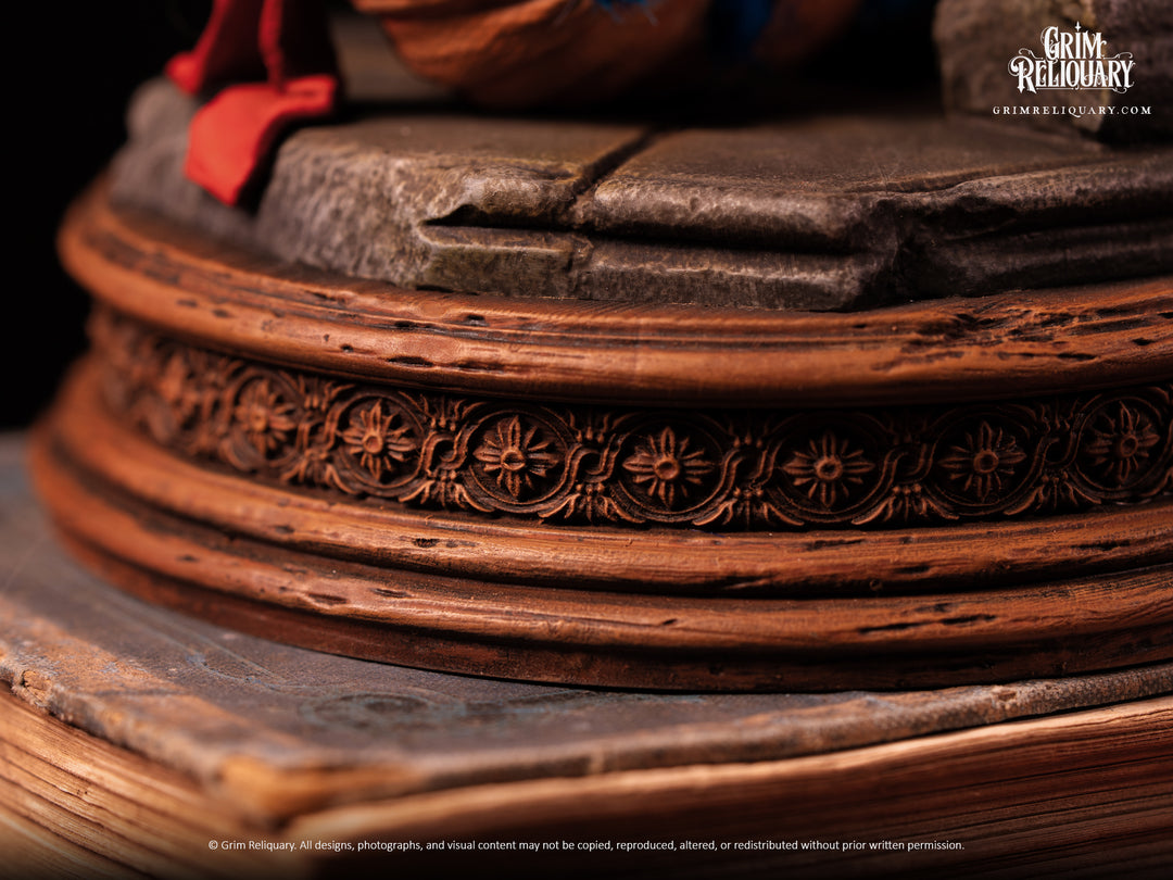 Labyrinth Worm Figure